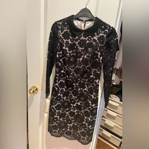 Ted Baker Lace floral dress
– Knee length 
– Back zip closure